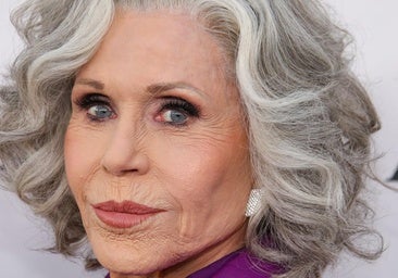 Si tuviera 65 años, usaría labios nude con este consejo de maquillador